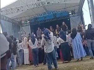 Viral Pesta Perceraian Meriah Bak Nikahan, Digelar Pria Lampung
