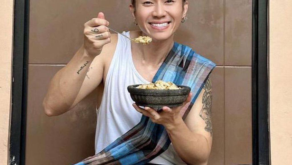 Iseng Bikin Konten Seblak, Rafael Tan Akhirnya Bisa Beli Rumah Iseng Bikin Konten Seblak, Rafael Tan Akhirnya Bisa Beli Rumah