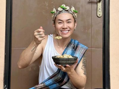 Iseng Bikin Konten Seblak, Rafael Tan Akhirnya Bisa Beli Rumah