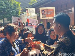 Tulisan Mantan Terindah Warnai Perpisahan Gibran di Pemkot Solo