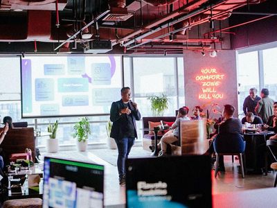 Penggunaan Teknologi AI Pada Sektor Pengelolaan Data