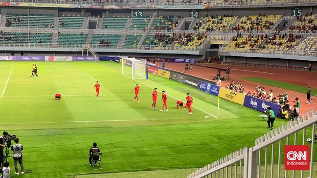 Timnas Indonesia U-19 vs Filipina. CNNIndonesia/Farid Rahman