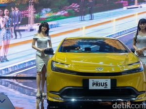 Spek Prius Hybrid Terbaru di Indonesia: Mobil yang Susah Diajak Boros Spek Prius Hybrid Terbaru di Indonesia: Mobil yang Susah Diajak Boros