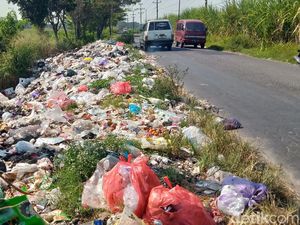 Kades Troketon Klaten Kewalahan Tangani Teror Sampah Ilegal: Sudah Capek! Kades Troketon Klaten Kewalahan Tangani Teror Sampah Ilegal: Sudah Capek!