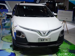 Mobil Listrik VinFast VF 5 Mulai Diserahkan ke Konsumen di Indonesia