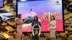 Bank Mega Serahkan 1 Unit BMW 520i M Sport ke Nasabah Beruntung
