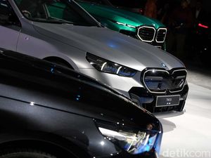 Bukti Orang Kaya Masih Banyak di RI, BMW Laris Manis di GIIAS 2024 Bukti Orang Kaya Masih Banyak di RI, BMW Laris Manis di GIIAS 2024