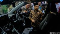 Buka GIIAS 2024, Wapres Maruf Amin Jajal Innova Zenix-Hyundai Kona
