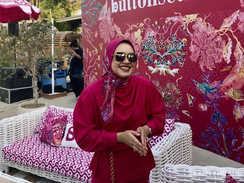 Linda Anggrea, CEO Buttonscarves