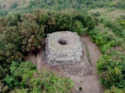 Candi Dadi, Cagar Budaya Unik-Misterius di Puncak Bukit Wajak Tulungagung