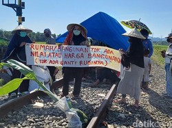 Warga Demo Blokir Jalur Kereta Api di Pangkep, Protes Ganti Rugi Lahan Murah