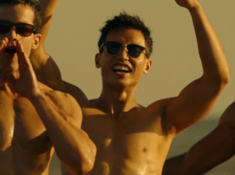 Manny Jacinto sebagai     Lieutenant Billy 