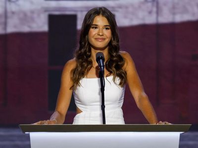 Potret Cucu Donald Trump Pidato di Konvensi, Tumbuh Jadi Gadis Cantik & Cerdas