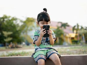 Penjelasan IDAI soal Penggunaan Gadget Sebabkan Speech Delay pada Anak