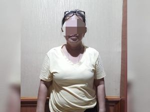 Ibu-ibu Jadi Bandar Togel dan Shio di Bangka Diringkus Polisi Ibu-ibu Jadi Bandar Togel dan Shio di Bangka Diringkus Polisi