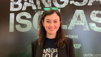 Kimberly Ryder Tetap Tersenyum di Tengah Masalah dengan Edward Akbar