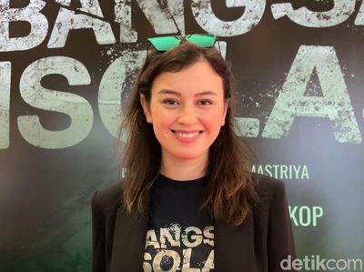 Kimberly Ryder Tetap Tersenyum di Tengah Masalah dengan Edward Akbar
