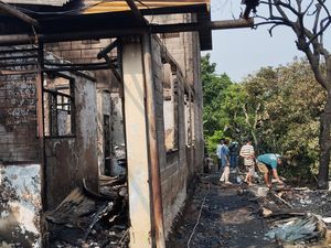 Kondisi Terkini Lapak di Pondok Pinang Jaksel Usai Kebakaran