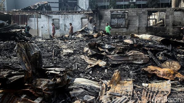 Kondisi Terkini Lapak Pondok Pinang Jaksel yang Terbakar