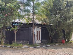 Warga Sebut Anak Opa Hans-Oma Rita Datang di Tengah Prosesi Pemakaman