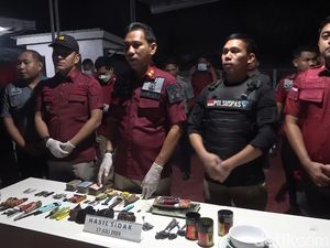 Sidak ke Ruang Tahanan, Petugas Lapas Maros Sita Cutter-Obeng Sidak ke Ruang Tahanan, Petugas Lapas Maros Sita Cutter-Obeng