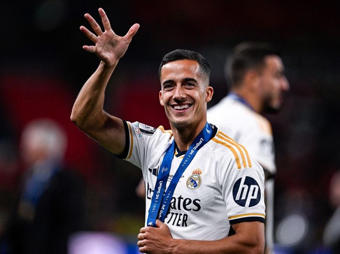 LONDON, UNITED KINGDOM - JUNE 1: Lucas Vazquez of Real Madrid CF waving after the UEFA Champions League Final 2023/24 match between Borussia Dortmund and Real Madrid CF at Wembley Stadium on June 1, 2024 in London, United Kingdom. (Photo by Pablo Morano/BSR Agency/Getty Images)