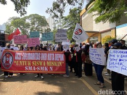 Massa Demo Minta Walkot Depok Tambah Rombel Buntut Siswa Tak Lolos SMAN