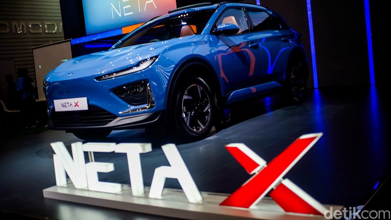 PT Neta Auto Indonesia (NAI) meluncurkan Neta X di festival Gaikindo Indonesia International Auto Show atau GIIAS 2024 di ICE BSD City, Tangerang. Mobil listrik tersebut menjadi produk ketiga pabrikan setelah V dan V-II yang dipasarkan di Tanah Air.