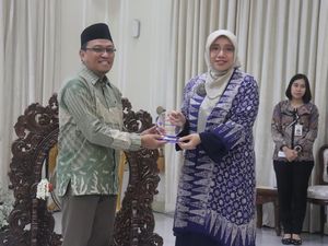 Paragon Terima Penghargaan Lewat Program Pemberdayaan Masyarakat Berbasis ZIS Paragon Terima Penghargaan Lewat Program Pemberdayaan Masyarakat Berbasis ZIS