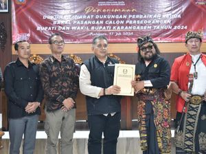 Lengkapi Kekurangan, Subali-Ismaya Bawa 14.047 Salinan KTP ke KPU Karangasem