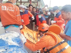 Perahu Nelayan Gresik Terbalik, 2 Orang Tenggelam-1 Tewas