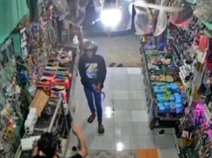 Aksi Perampok Bercelurit di Cikarang Minta Shockbreaker Motor Aksi Perampok Bercelurit di Cikarang Minta Shockbreaker Motor