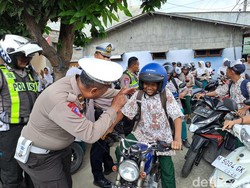 Operasi Patuh Semeru di Jombang Sasar SMP dan Penitipan Motor