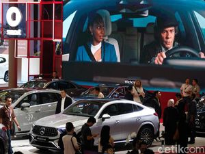 Deretan Mobil Mewah yang Berpotensi Kena PPN 12% Deretan Mobil Mewah yang Berpotensi Kena PPN 12%