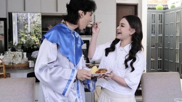 Momen Rossa Kulineran Bareng Rizky Langit Ramadhan yang Curi Perhatian