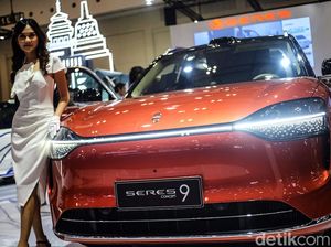 Si Oranye Seres 9 Concept Setir Kiri Mejeng di GIIAS 2024 Si Oranye Seres 9 Concept Setir Kiri Mejeng di GIIAS 2024