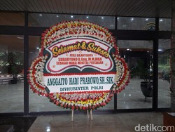 Sudaryono Dilantik Jadi Wamentan, Karangan Bunga Berjejer di Kementan