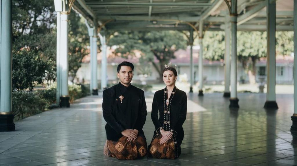 Potret Prewedding Thariq-Aaliyah Massaid, Menawan Dengan Adat Jawa dan Minang Potret Prewedding Thariq-Aaliyah Massaid, Menawan Dengan Adat Jawa dan Minang