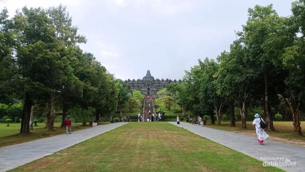 Foto: Mengagumi Kemegahan Candi Borobudur, Terbesar pada Zamannya