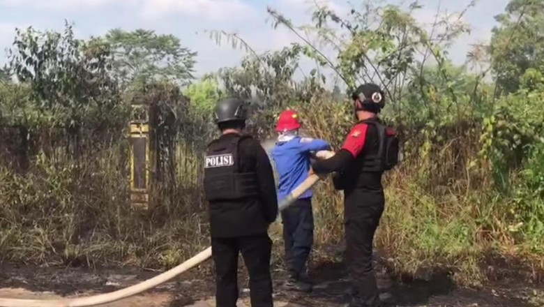 Lahan Kering di Lubuklinggau Terbakar, Mobil Water Canon Dikerahkan