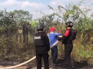 Lahan Kering di Lubuklinggau Terbakar, Mobil Water Canon Dikerahkan