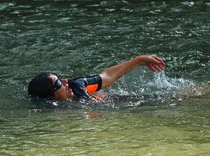 Walikota Paris Berenang di Sungai Seine, Buktikan Airnya Aman untuk Olimpiade