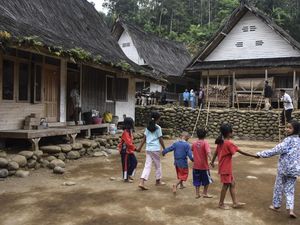 Suasana di Kampung Naga di Kabupaten Tasikmalaya Suasana di Kampung Naga di Kabupaten Tasikmalaya