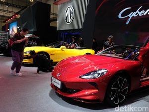 Si Kuning dan Si Merah MG Cyberster, Roadster Seharga Rp 1,6 M