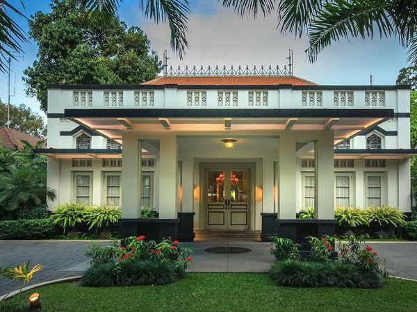 10 Tempat Makan yang Berlokasi di Bangunan Bersejarah Surabaya