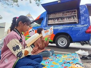 Memupuk Minat Baca Buku yang Kian Tergerus Teknologi