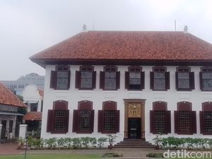 Gedung Arsip Nasional Ternyata Dulu Rumah Gubernur Jenderal Hindia Belanda Gedung Arsip Nasional Ternyata Dulu Rumah Gubernur Jenderal Hindia Belanda