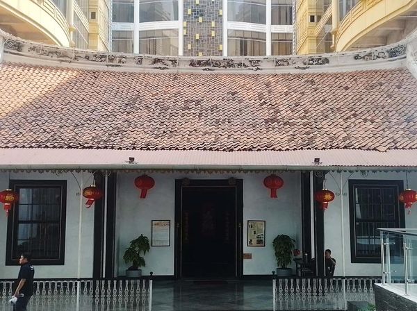 Potret Gedung Candra Naya yang Diapit Pencakar Langit Jakarta