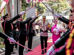 Gerbang Pora Sambut AKBP Oskar Syamsuddin Tiba di Mapolres Tuban