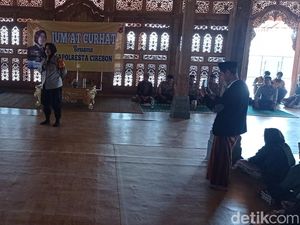 Tak Hanya Agama, Santri di Cirebon Dibekali Ilmu Lawan Hoax Tak Hanya Agama, Santri di Cirebon Dibekali Ilmu Lawan Hoax